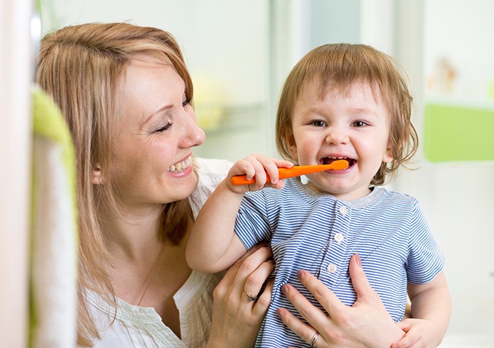 child-brushing-tips-dr-joy-dental-dubai